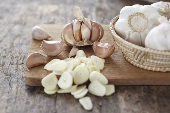 cleansing from parasites with garlic